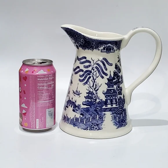 Pristine Regal England Blue Willow 7 1/8" Pitcher - Picture 1 of 16